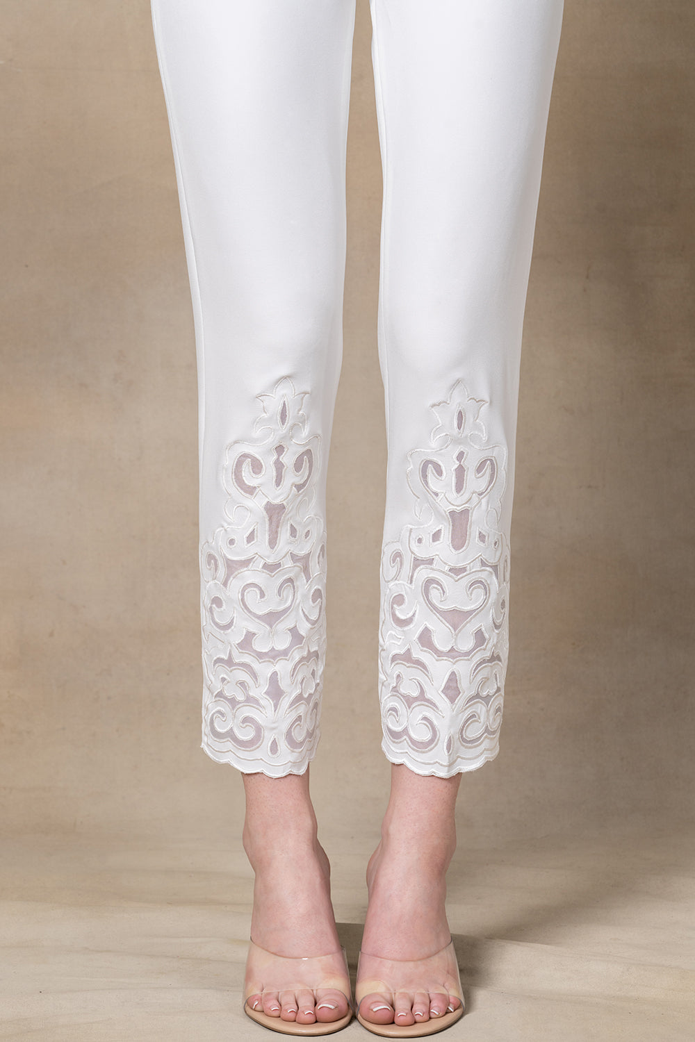 LAILA PANT WHITE